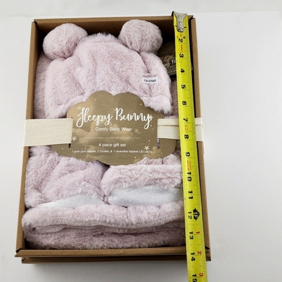 Sleepy Bunny Comfy Pink Baby Wear Super Plush 4pc Gift Set Beanie Boots Blanket - Picture 10 of 11
